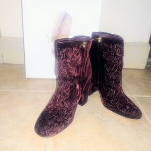 EUC Wovella Plum Booties By Jessica Simpson Burgundy Ankle Boots 4" HEEL SZ 9.5